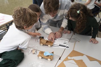 Estudiantes participan en el programa Endesa Educa Digital.