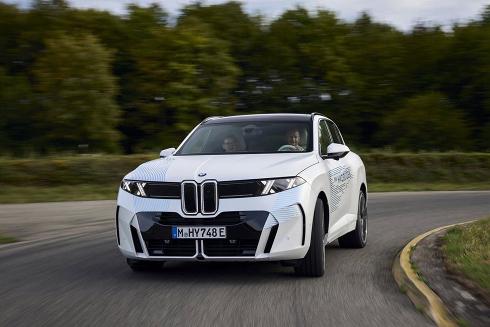 BMW inicia las primeras pruebas en condiciones reales del nuevo iX5 con propulsión de hidrógeno