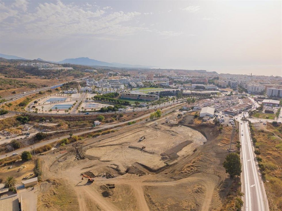Obras del futuro velódromo, ubicado junto al arroyo de Monterroso y el Camino de las Mesas.