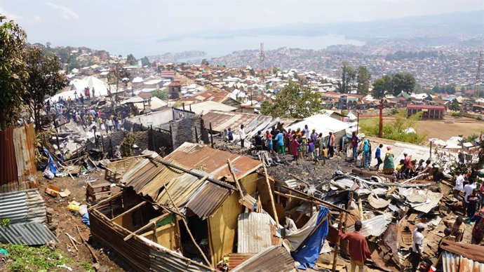 Archivo - BUKAVU, Oct. 27, 2025  -- This photo shows a deadly fire accident site in Bukavu, eastern Democratic Republic of the Congo, Oct. 27, 2025. At least 14 people have been killed after a fire broke out on Sunday evening in Bukavu, the capital of Sou