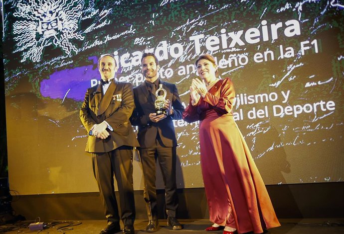 Ricardo Texeira, ex piloto de F1 fue otro de los galardonados en las Galas del Imperio Natural TEON  (The Embassy of Nature) -Casa Ecuador 2026