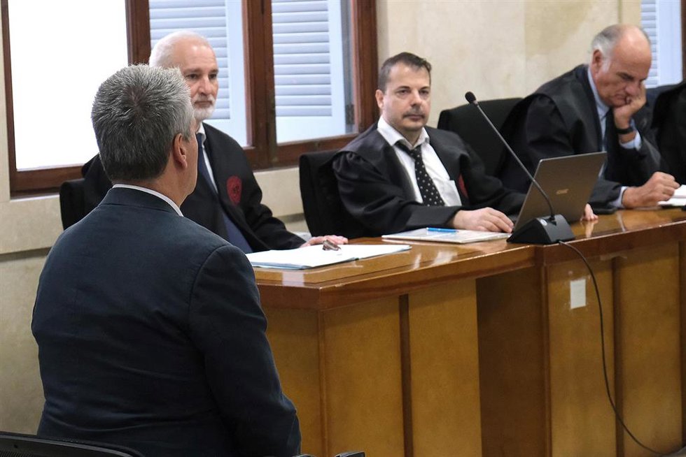 Archivo - Los acusados por la estafa de Lujocasa, en la Audiencia Provincial de Palma, a 22 de septiembre de 2025, en Palma de Mallorca, Mallorca, Baleares (España). 