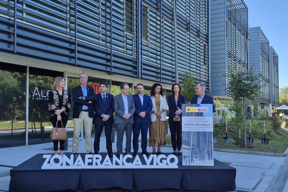 Imagen de la inauguración de las nuevas 14 naves de Porto do Molle.