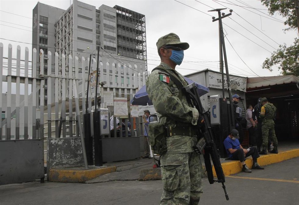 Archivo - Un militar mexicano (Archivo)