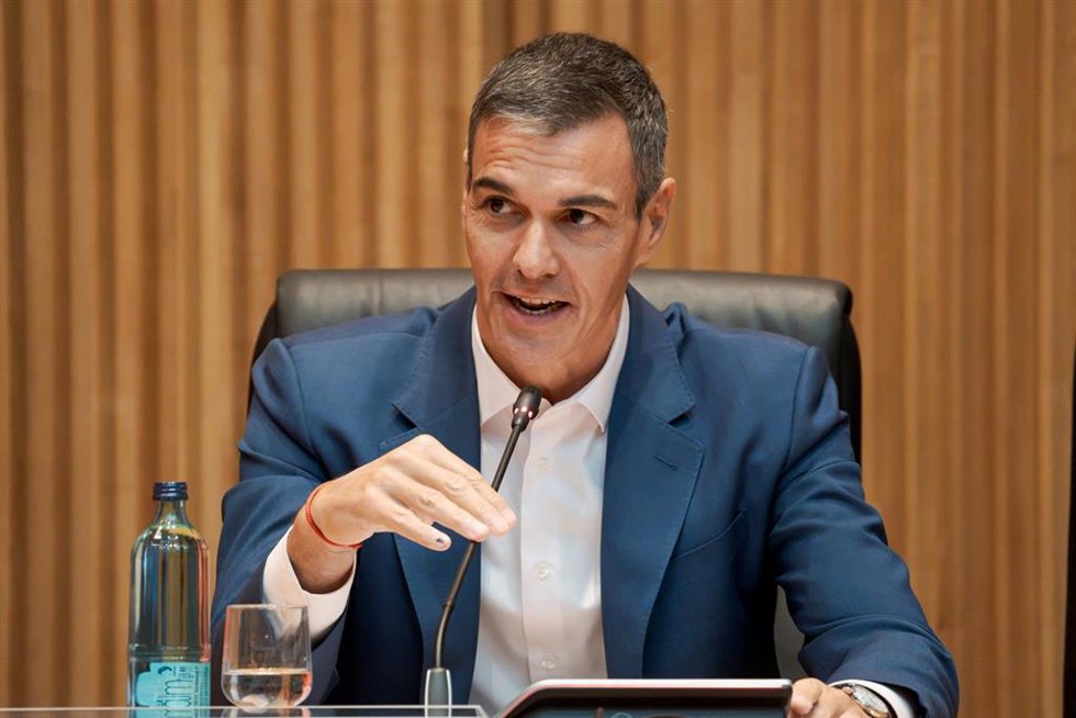 El presidente del Gobierno, Pedro Sánchez, reúne hoy en el Congreso a sus diputados, senadores y europarlamentarios para abrir el nuevo curso político, que se inicia con la crisis en Ceuta como telón de fondo y que estará marcado por la evolución de la an