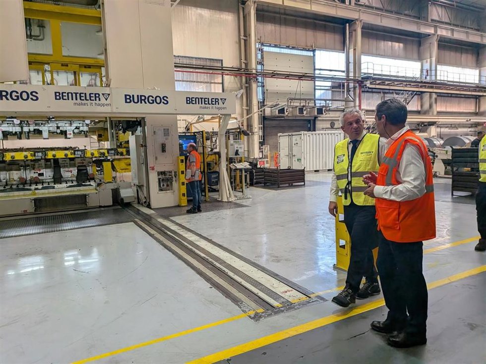 Sen destaca el papel de Benteler en Burgos tras destinar 1,9 millones del PERTE-VEC a su planta.