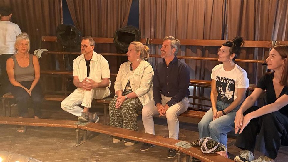 La alcaldesa, Cristina Ayala, ha dado por inaugurado el Festival Enclave de Calle.