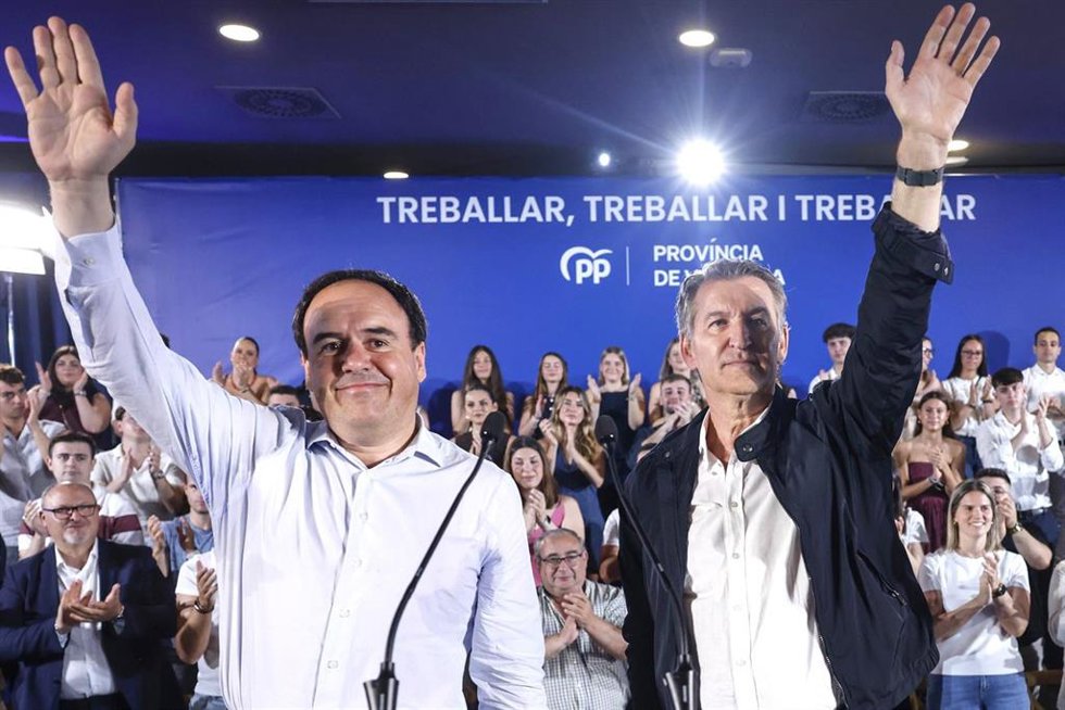 Imagen de archivo de Juanfran Pérez Llorca (i) y Alberto Núñez Feijóo (d)