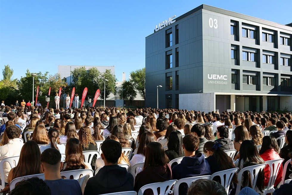 Los estudiantes que han asistido al 'Welcomw Day' de la UEMC.