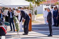 Felipe VI realiza una ofrenda floral en la Base de Rota (Cádiz) a las víctimas de los ataques terroristas del 11-S