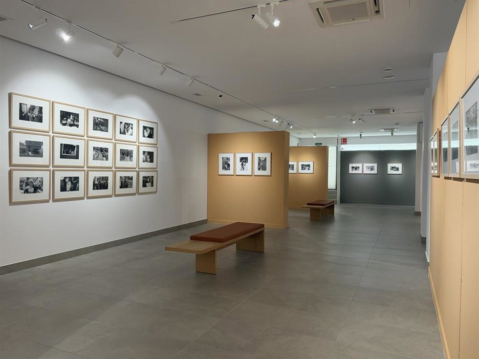 Salamanca acoge más de 80 fotografías del premiado fotógrafo Garry Winogrand bajo el título 'Women are Beautiful'.