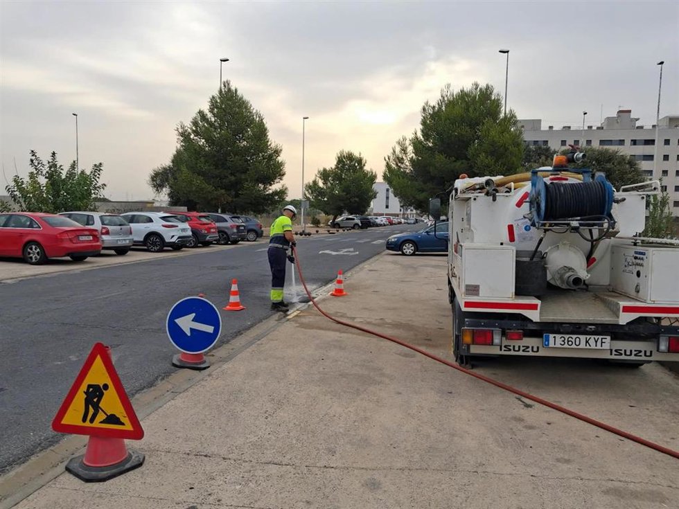 El Ayuntamiento y Aguas de Huelva pondrán en marcha durante el mes de septiembre la campaña anual de limpieza y mantenimiento preventivo.