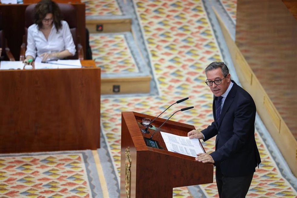 El diputado y secretario general del PP en Madrid, Alfonso Serrano, durante el debate sobre el Estado de la Región en la Asamblea de Madrid, a 11 de septiembre de 2026, en Madrid (España). La presidenta de la Comunidad de Madrid, Isabel Díaz Ayuso, reivin