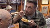 Foto: Julius Bienert se deleita en las barras de toda España en Tapeo Español, nueva serie documental de Canal Cocina