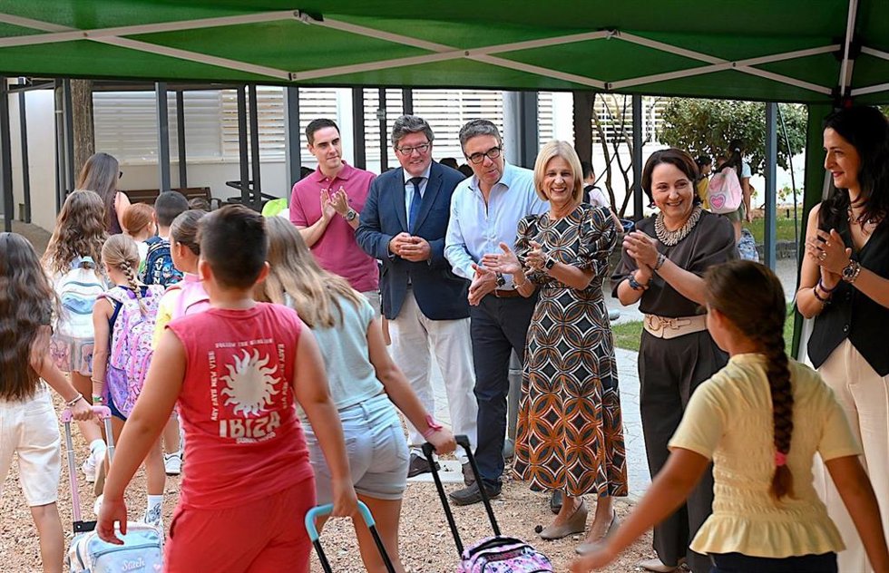 La alcaldesa de Jerez en el inicio del curso escolar.