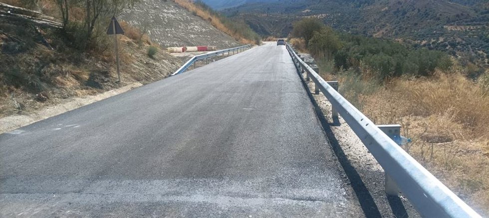 La carretera provincial GR-3201, que une Pinos Genil con La Peza fue una de las vías más afectadas por el episodio de borrascas y lluvias intensas registrado el pasado invierno.