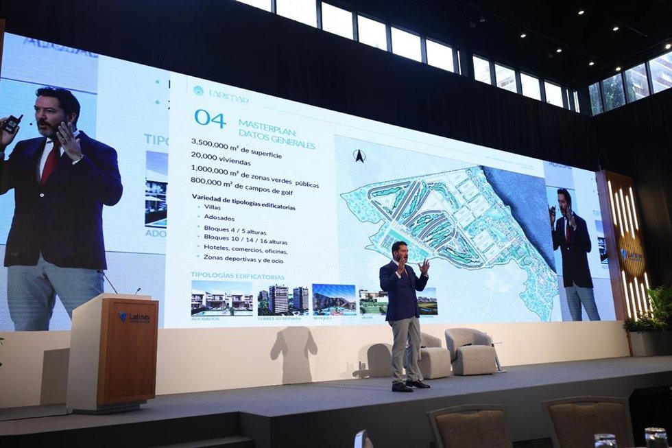 El presidente y consejero delegado del grupo español CLERHP, Juan Andrés Romero, durante su ponencia en el Foro de Inversionistas de Latinex, celebrado en Ciudad de Panamá los días 9 y 10 de septiembre de 2026.