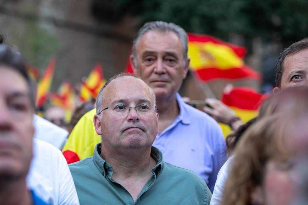 El secretario general del PP, Miguel Tellado, durante una concentración en solidaridad con Ceuta, a 2 de septiembre de 2026, en Toledo, Castilla-La Mancha (España).