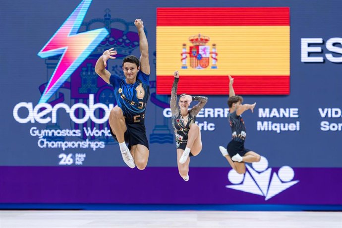 Miquel Mañé, Eric Gutiérrez y Sonia Vidal, en el 19º Campeonato del Mundo de gimnasia aeróbica.