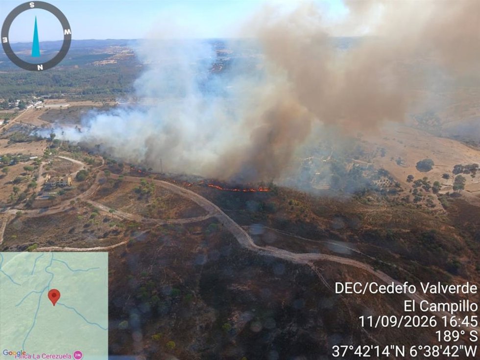 Imagen del incendio en el paraje Cerezuelo de El Campillo.