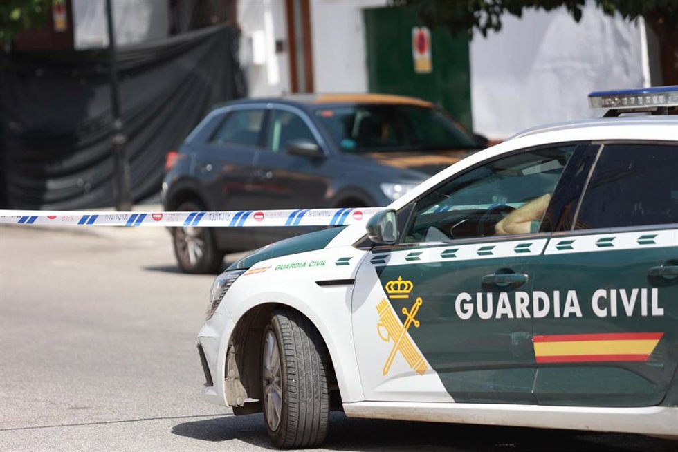 Archivo - Agentes de la Guardia Civil. Imagen de archivo.