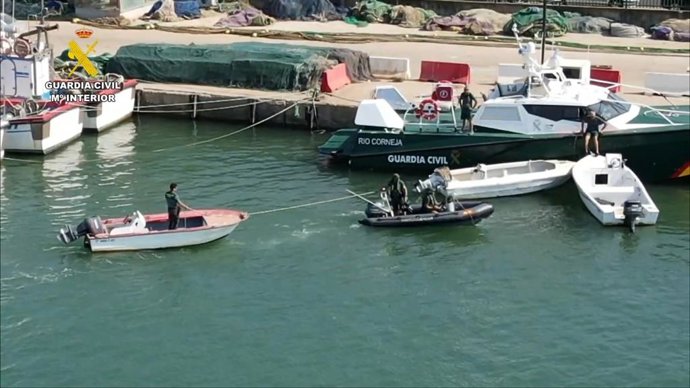 Archivo - Inspección de embarcaciones en operación de la Guardia Civil contra el narcotráfico. En imagen de archivo.
