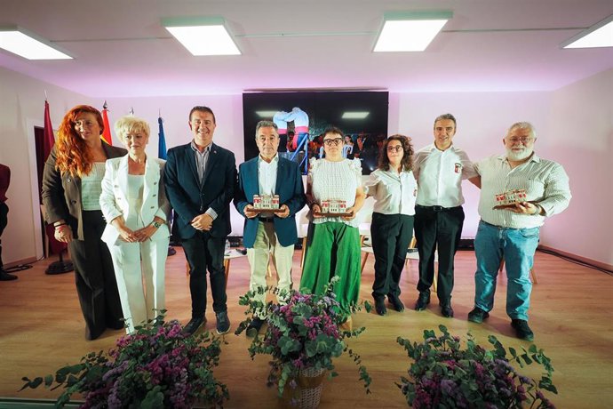 El orgullo 'catachano' inunda el estand de la Diputación de Albacete de música y talento al compás de Madrigueras