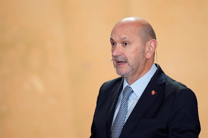 Archivo - Rafael Louzán, presidente de la RFEF.