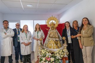 El Hospital Universitario de Jaén, perteneciente al Servicio Andaluz de Salud (SAS), ha acogido la visita extraordinaria de la Virgen de la Capilla, Patrona y Alcaldesa Mayor de Jaén.