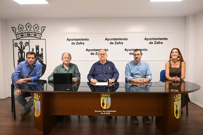 Jurado de la segunda edición del Premio de Novela 'Ciudad de Zafra', que ha sido otorgado a la obra 'Raíz', de Francisco José Camacho.
