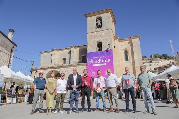 Valtiendas reivindica su tradición vitivinícola y el producto de proximidad en una XVIII Fiesta de la Vendimia arropada por Alimentos de Segovia
