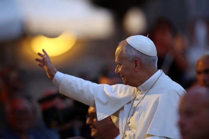 07 September 2026, Italy, Genazzano: Pope Leo XIV waves to the crowd after leading a mass to celebrate the Nativity of the Blessed Virgin Mary at Basilica of Our Lady of Good Counsel, in Genazzano. Photo: Marco Iacobucci/IPA via ZUMA Press/dpa.
