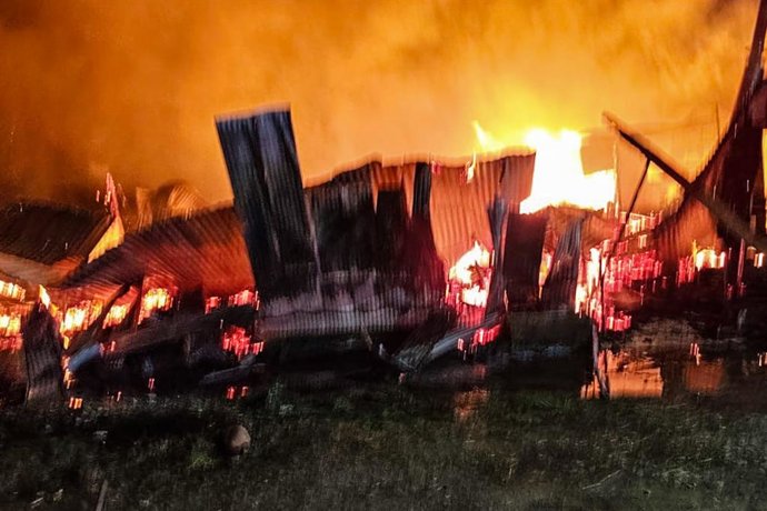 Pitrufquen, 12 de Septiembre de 2026.  Un voraz incendio afecto al hogar de ancianos El Eden ubicado en Villa Comuy en Pitrufquen, region de la Araucania lo que dejo 16 victimas fatales   Julio Torres/Aton Chile