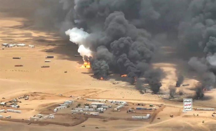 Ataque hutí con misiles balísticos contra unos camiones que transportaban equipo militar desde Arabia Saudí hasta el campamento militar de Al-Wadiah (archivo)