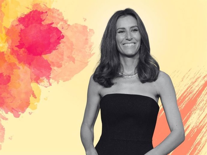 Ana Boyer tiene el vestido perfecto para despedir el verano sintiendo que sigues en agosto