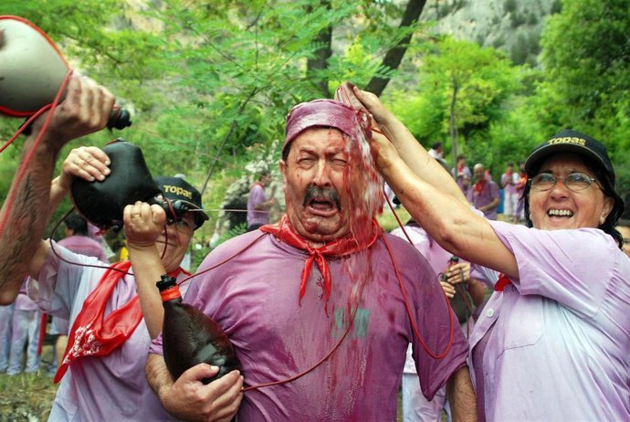 Archivo - Batalla del vino en el pueblo de Haro (La Rioja)
