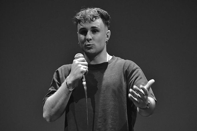 Poeta Timi ganador del Poetry Slam Logroño