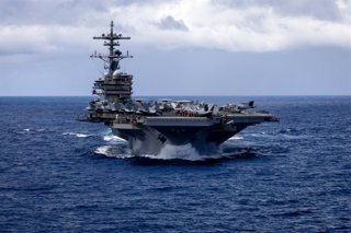 (Foto de ARCHIVO)  Archivo - El portaaviones de la clase Nimitz USS George H.W. Bush navega por el océano Índico, en la zona de responsabilidad del Mando Central (CENTCOM) del Ejército de Estados Unidos, en el marco del cierre perimetral norteamericano