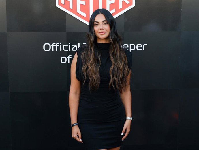 Claudia Rodríguez posando en el photocall de Tag Heuer