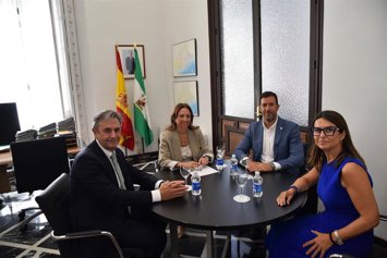 La delegada del Gobierno de la Junta de Andalucía en Málaga, Patricia Navarro, en reunión para impulsar el Plan Ventilla.