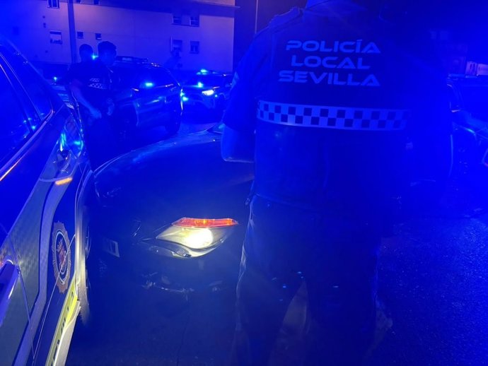 Policía Local de Sevilla en una detención