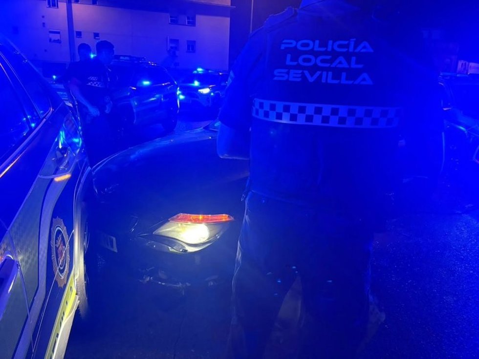 Policía Local de Sevilla en una detención