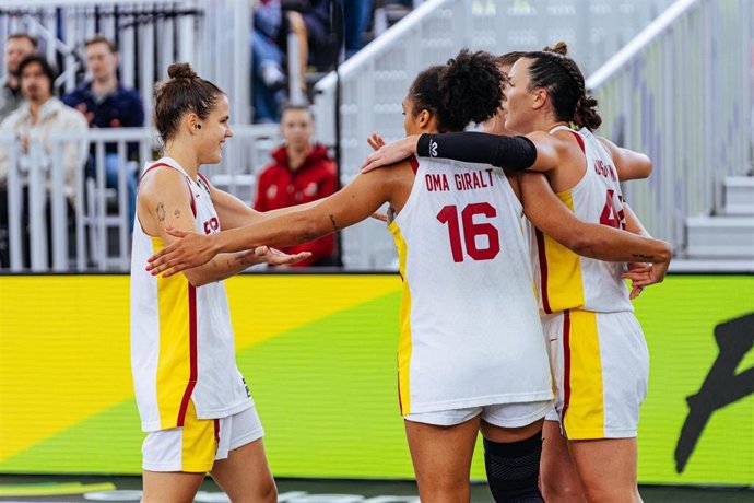 La selección española femenina de baloncesto 3x3, durante un partido del FIBA 3x3 Europe Cup 2026.