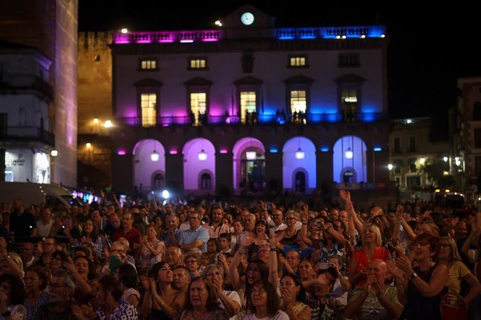 Participantes en las actividades de Las Noches del Patrimonio que se han celebrado en Cáceres los días 11 y 12 de septiembre de 2026.