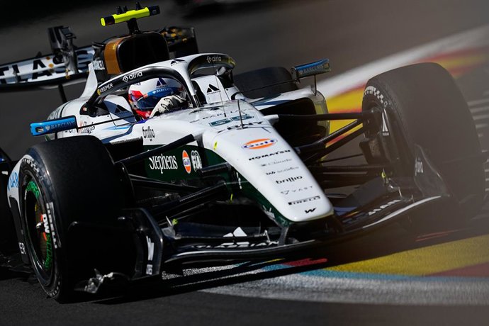 Carlos Sainz, da Espanha, ao volante do FW48 (55) da Atlassian Williams F1 Team na pista durante o Grande Prêmio da Espanha de F1 em Madring, em 13 de setembro de 2026, em Madri, Espanha.