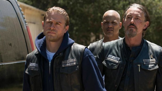 Charlie Hunnam desvela la verdad tras Legends, el regreso de Hijos de la anarquía: "No es una temporada 8"
