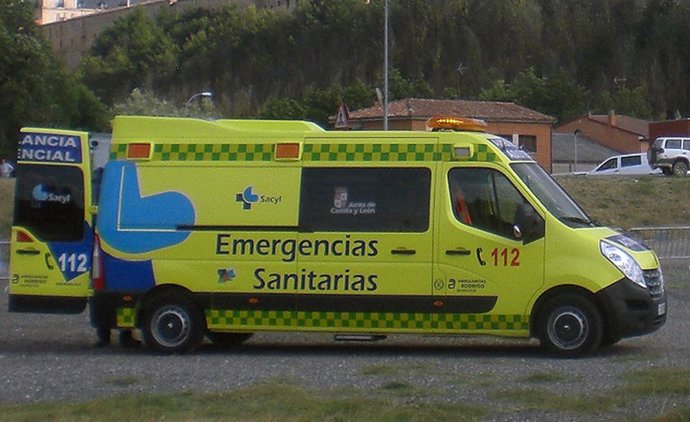 Archivo - Ambulancia Soporte Vital Básico de Sacyl
