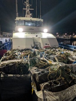 El Servizo de Gardacostas de Galicia retira más de 1.000 nasas e incauta 286 kilos de marisco en una semana