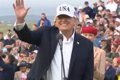 Trump termina su visita a Irlanda con el anuncio del levantamiento de los aranceles al whisky irlandés