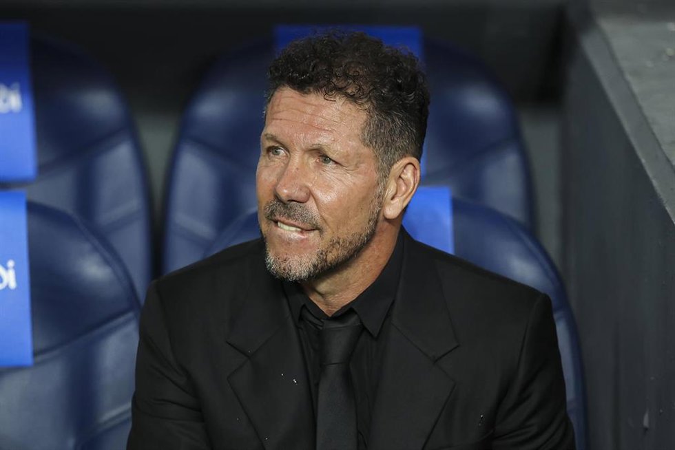 Diego Pablo Simeone durante el Real Sociedad-Atlético de Madrid de LaLiga EA Sports 26-27